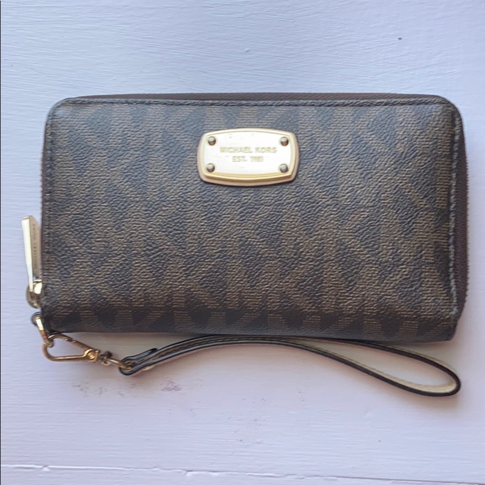 MK wristlet